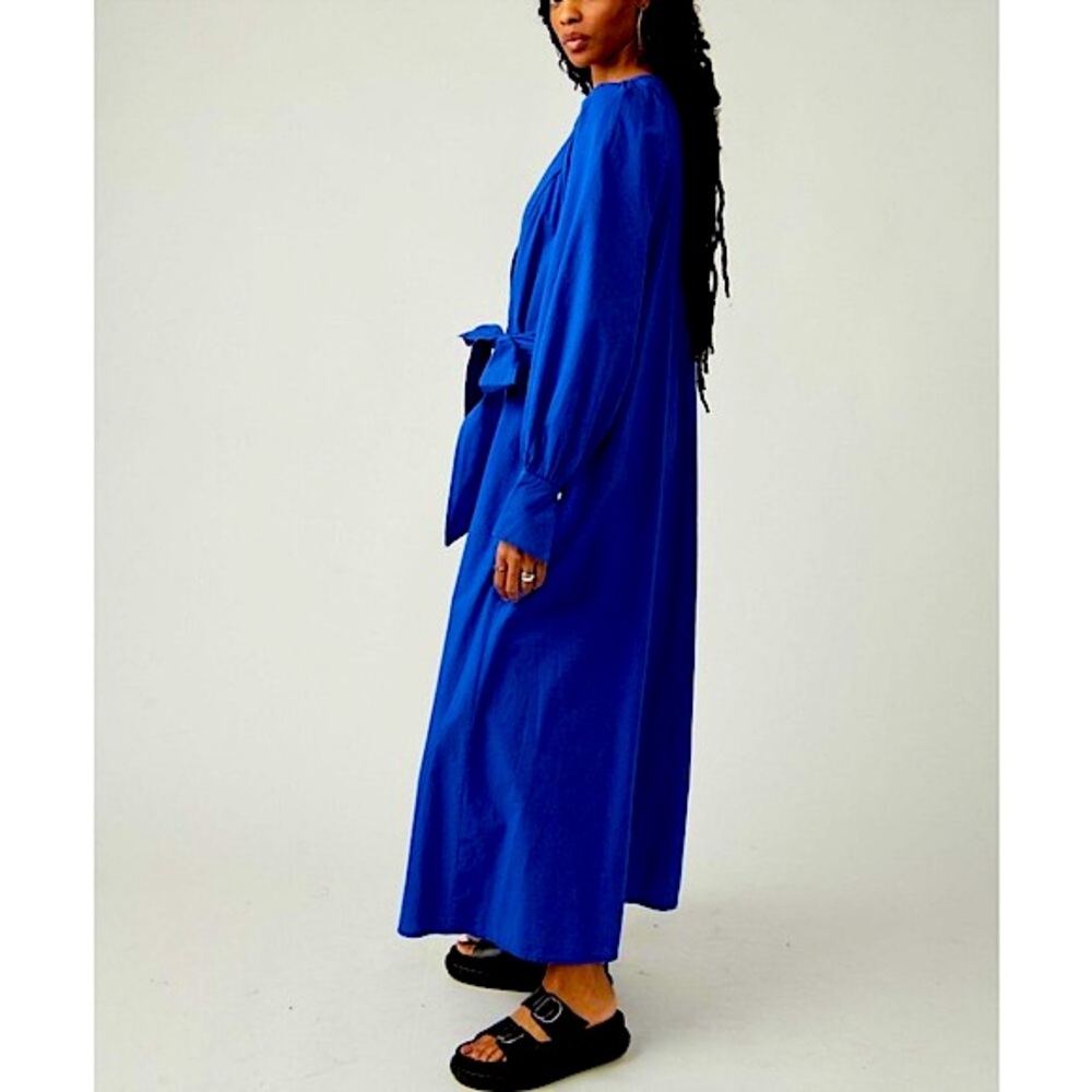 Elegant Blue Maxi Dress - Picture 2 of 16